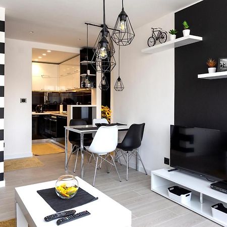 Park Apartment Novi Sad Buitenkant foto