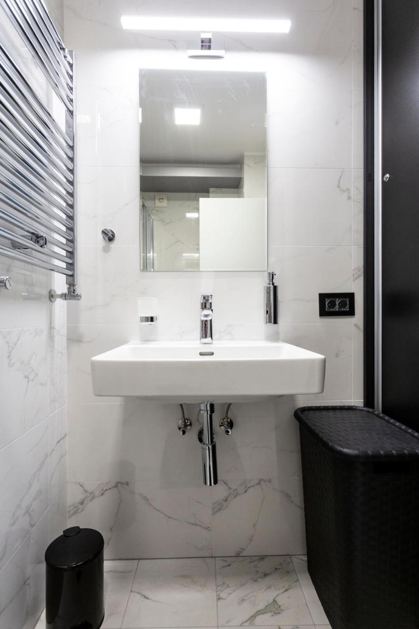 Park Apartment Novi Sad Buitenkant foto