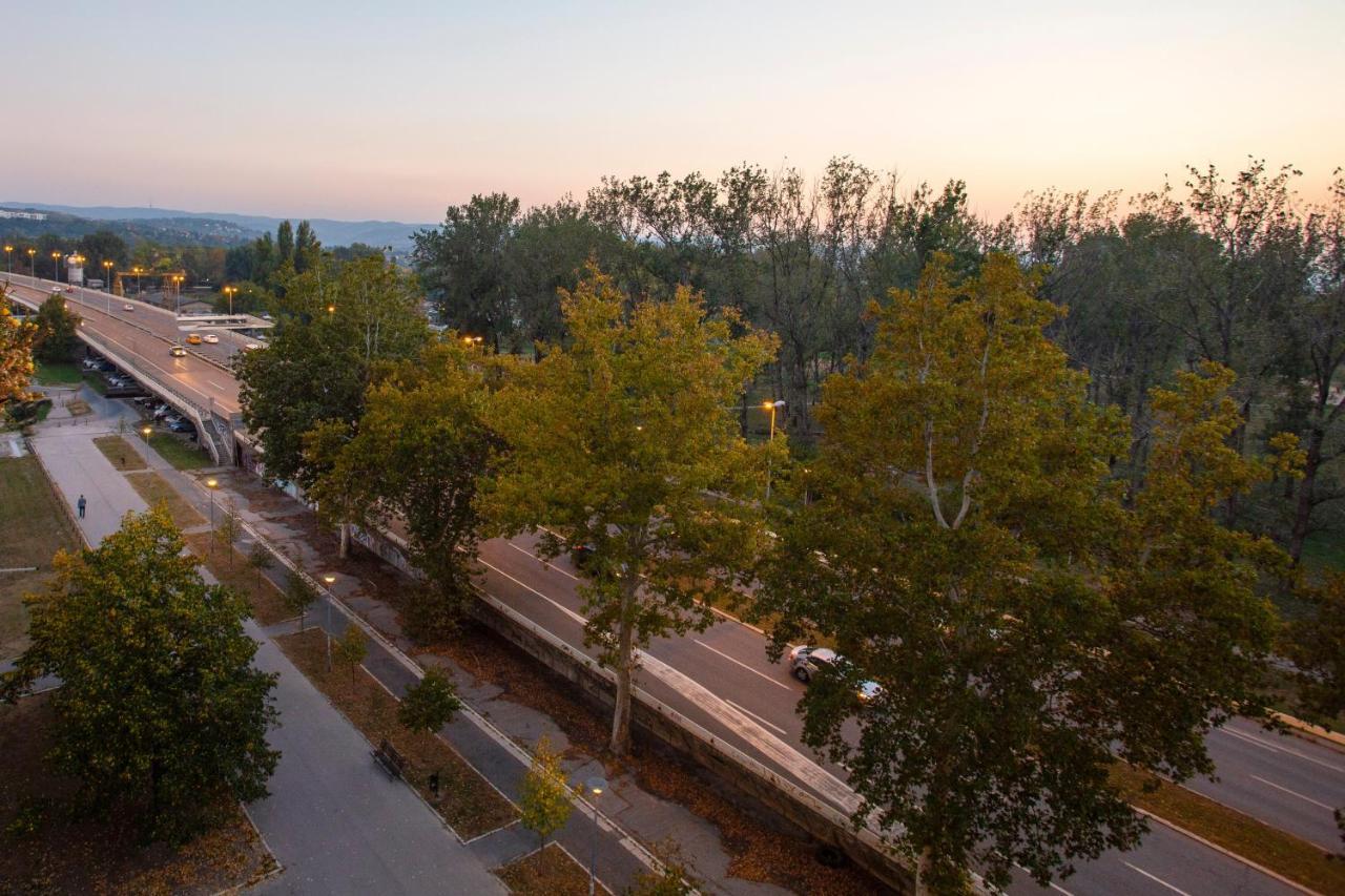 Park Apartment Novi Sad Buitenkant foto